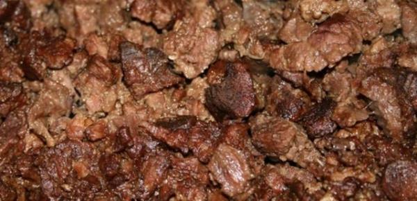 Kurban etini asla piirmeden yemeyin.