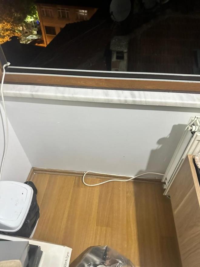 PARKELERDE KAYGANLIK SALAYICI MADDE BULUNMADI<p>    Soruturma kapsamnda olay gn Gll'nn dt zeminin kaygan olmasndan kaynakl zemindeki parkelerden alnan numuneler Bursa Blge Kriminal Polis Laboratuvar Mdrl'ne gnderildi