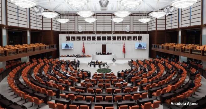 <h2 class="text-size-20 md:text-size-24 px-2.5 mt-2 text-black font-bold pt-2">HURDA TEVK MECLS GNDEMNDE VAR MI?</h2><div class="text-size-18 md:text-size-20 p-3 pb-1 font-medium text-black ck ck-content break-words leading-normal"><p>Gemite benzer TV indirimi ve hurda teviki teklifleri Meclis'e gelse de ou komisyon aamasn geemeden rafa kaldrlmt. stelik TV'nin tamamen kaldrlmasna dair beklentilerin gereklemesi zor grlyor.</p><p>&nbsp;</p><p>Trkiye Byk Millet Meclisi'nin resmi internet sitesinde u an iin byle bir teklif listelenmiyor.</p></div>