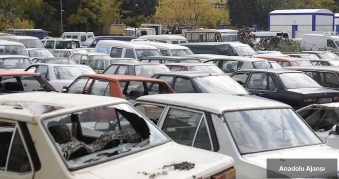 <h2 class="text-size-20 md:text-size-24 px-2.5 mt-2 text-black font-bold pt-2">TESK'TEN 'HURDA TEVK YASASI' TALEB</h2><div class="text-size-18 md:text-size-20 p-3 pb-1 font-medium text-black ck ck-content break-words leading-normal"><p>Trkiye Esnaf ve Sanatkarlar Konfederasyonu (TESK) Genel Bakan Bendevi Palandken, evrenin korunmas ve insanlarn daha konforlu aralara binebilmeleri iin "Hurda Tevik Yasas"nn yeniden karlmasn istemiti.</p><p>&nbsp;</p><p>Palandken, yazl aklamasnda, en son 2018'de uygulanan "Hurda Tevik Kanunu" ile 16 ya ve zeri aralarn tevik kapsamna alndn ve yaklak 7,7 milyon aracn tevikten yararlandrldn kaydetti.</p></div>