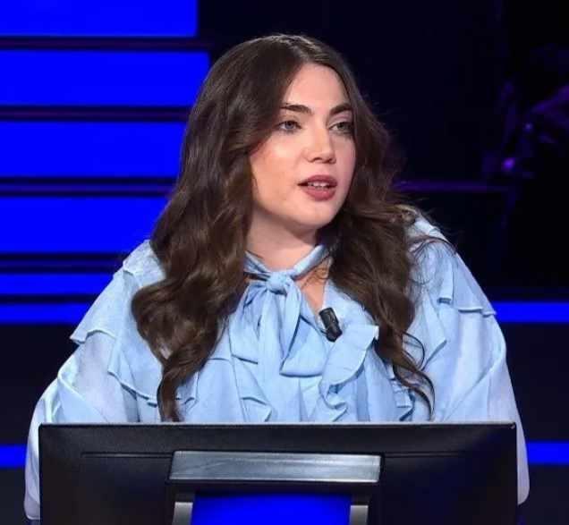 Yarmann bu blmnde&nbsp;Londra'dan yarmaya katlan gen yarmac Kbranur Erdolu, hem mesleki baars hem de enerjisiyle dikkat ekti.