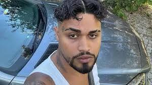 "BZ NAMAZINDA NYAZINDA ADAMLARIZ"<p>    "Ben hala namaznda niyaznda bir adamm. Bizi yle insanlar gryor, deiik model zannetmesinler. Biz hala namaznda niyazndayz. Ben hala namaznda niyaznda bir admm.