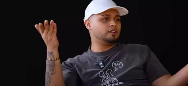 Dn akam davette Gece Muhabiri'nin sorularn yantlayan Bodur, namaz kldn ve ortaokuldan bu yana bu alkanlarnn da deimediini syledi.      Bodur, yle konutu;