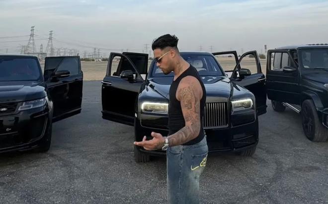 Lvbel C5 mahlasl Sleyman Burak Bodur, "nsanlar eklimize aldanp bizi deiik modeller zannetmesinler. Ben hala namaznda niyaznda bir adamm" dedi.