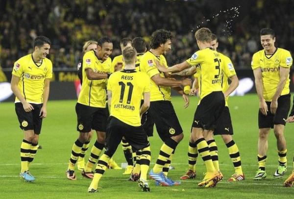 <b>BORUSSIA DORTMUND 64 milyon euro</b>
