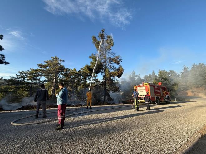 Ekipler kontrol altna ald<br>   hbar zerine olay yerine gelen jandarma ve itfaiye ekipleri, ksa srede yangn tamamen sndrd.