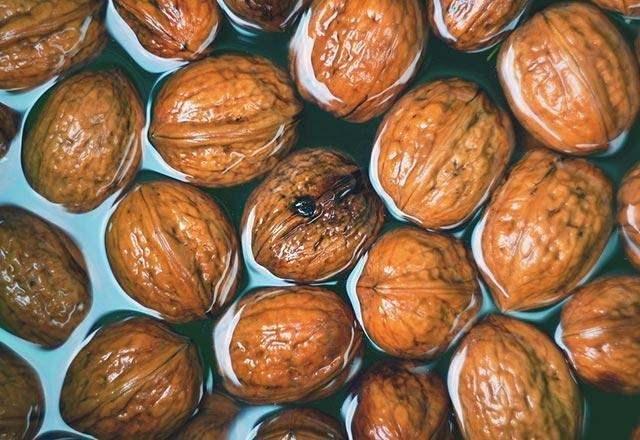 <p><span><strong>D ET HASTALIKLARINA BREBR</strong></span></p>    <p>Ayrca bu doal karm, di eti salna iyi gelirken, gargara olarak kullanldnda az ii yaralarn iyilemesine de yardmc olabiliyor.</p>