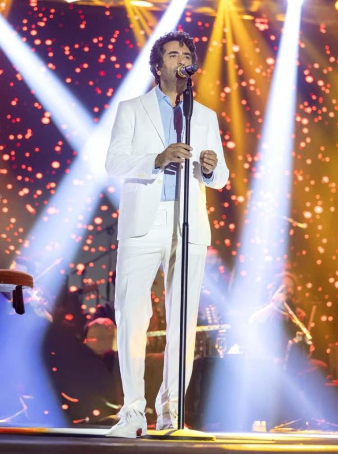 <strong>Pe pee aklamalarn geldii tartmaya, Mahsun Krmzgl de dahil oldu.</strong>