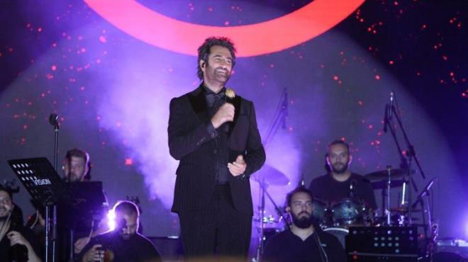 <strong>"KALICI OLAN SNEMADIR"</strong></span></p>    <p><strong>"Sinema oyunculuu kutsaldr" diyen Krmzgl, yle konutu:</strong></p>    <p><strong>"Kalc olan sinemadr. Oyunculara hep 'Sinemaya sadece para olarak bakmayn' diyorum. nk sinema bir mirastr, zamanla deeri artar."</strong></p>."</strong></p>