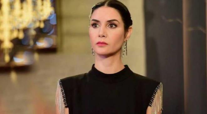 Beyin anevrizmas tehisi konulan nl oyuncu Ahu Yatu ilk kez grntlendi. Salk sorunlar yaayan nl oyuncudan yaad hafza kayb ve salk durumuyla ilgili aklamada bulundu.&nbsp;