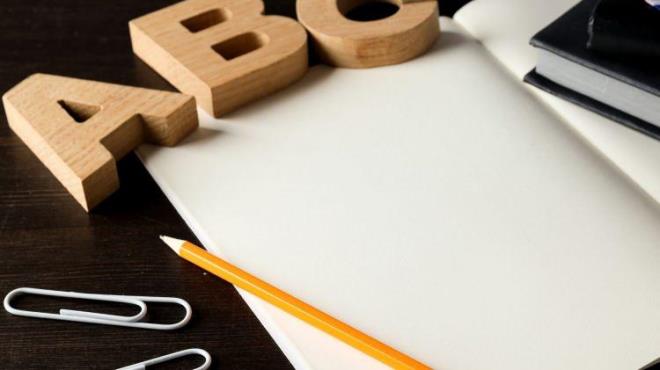 <strong>16'dan fazla ek alarak devasa bir yapya brnen ve tam 70 harften oluan kelimenin kabaca anlam ise "Baarsz hale getiren kiilere kolayca dntremeyebileceklerimizden biri gibiymisiniz" olarak aktarlabilir.</strong>