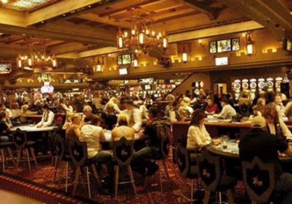 Las Vegastaki kumarhanelerin hibirisinde saat yoktur.