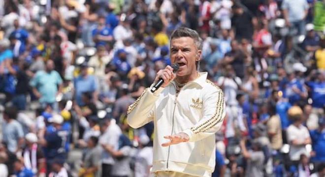 Aylardr giderek artan bulank grmenin artk sahnedeki performansna da yansdn ifade eden Williams, sahnedeyken kendisini izleyenlerin yzleri grmekte zorlandn syledi.