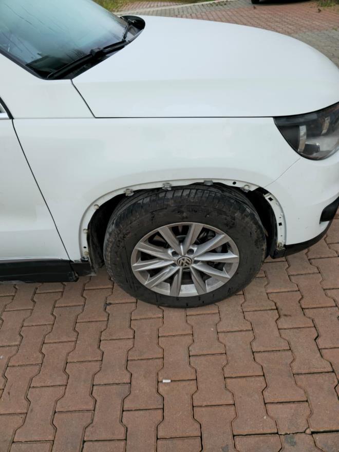 <strong>3 Ayda kinci Saldr</strong><br>  Ara sahibi Melihcan Kaar, 3 ay iinde ayn durumun ikinci defa yaandn belirtti. Plastik paralarn tamiri 25 bin TL'den fazla tuttu.