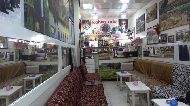 <strong>67 Yldr Deimeyen Heyecan</strong><br>  Celal azm, daysnn yannda ii olarak balad kahvecilik yolculuunda, 3. yldan sonra kendi mekannn sahibi oldu ve ayn adeta profesr haline geldiini sylyor.