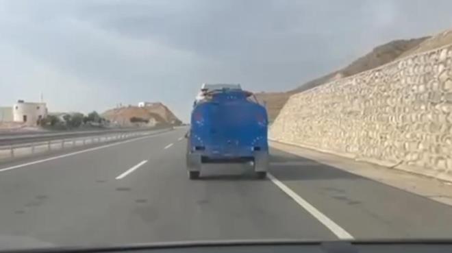 <strong>Operasyon Baarl Oldu</strong><br>  Batman l Emniyet Mdrl ekipleri, istihbari almalar sonucunda Hasankeyf karayolunda pheli traktr durdurdu.