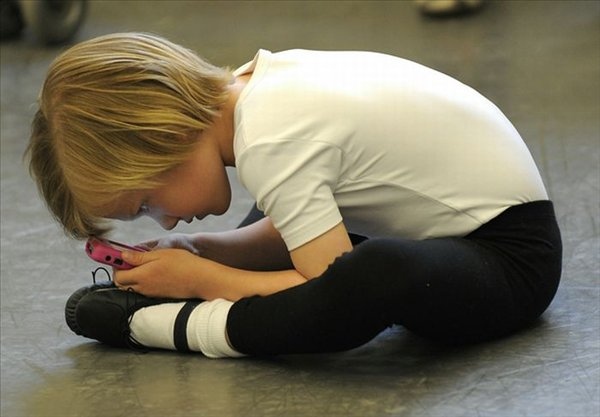 Kardeliin doduu, sevgilerin birletii, belki durgun, belki yorgun, yinede mutlu, yine de umutlu, yine de sevgi dolu nice bayramlara...