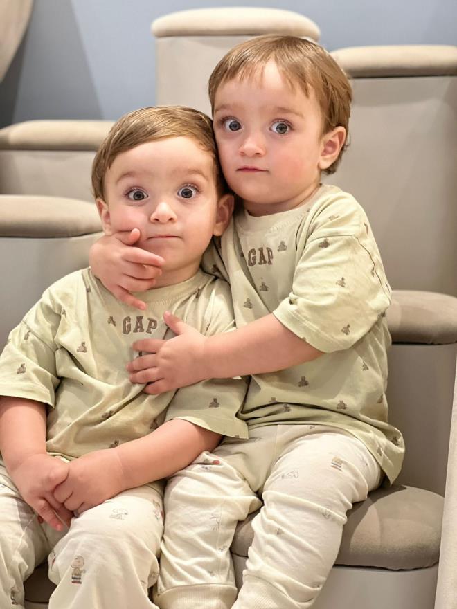 <strong>Gz Akmas ikayetiyle Ameliyat</strong><br>  do Tatlses'in ocuklar, gz akmas sorunu nedeniyle "kesin zm" denilerek ameliyat oldu.