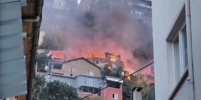 Ev yangnnda kaybolan yal adamn cansz bedeni bulundu