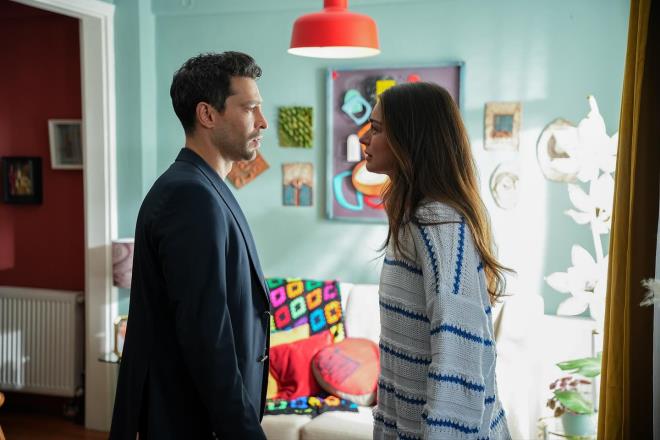 <strong>Doha'ya Yolculuk Balyor</strong><br>  Gzel oyuncu, Katar'n bakenti Doha'da dzenlenen festivalde hem dizisinin hem de Trk kadnnn temsilcisi olacak.