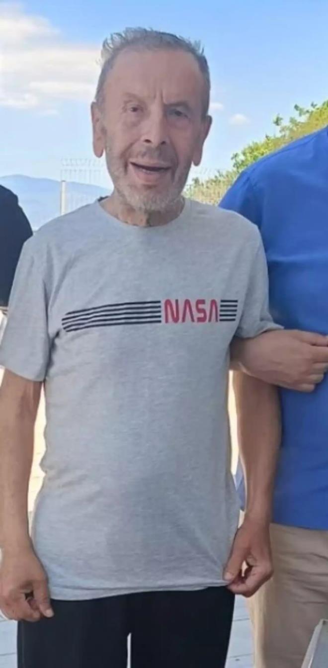 <span style="color:#800000"><strong>TE SON HAL...</strong></span>