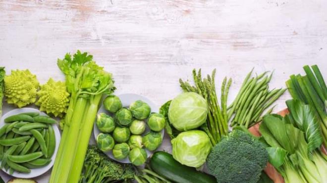 <p><span style="color:#FF0000"><strong>EN BESLEYC SEBZELER: LK 10 DKKAT EKT</strong></span></p>    <p><strong>Sralamada kara lahana 62.49 puanla 10'ncu srada yer alrken, 9. srada 63.48 ile kvrck marul, 8'nci srada 65.59 puanla maydanoz, 7'nci srada 70.73 puanla yaprak marul, 6'nc srada 73.36 puanla hindiba, 5'nci srada 86.43 puanla spanak, 4'nc srada 87.08 puanla pancar yapra, 3'nc srada 89.27 puanla paz ve 2'nci srada 91.99 puanla in lahanas yer ald.</strong></p>