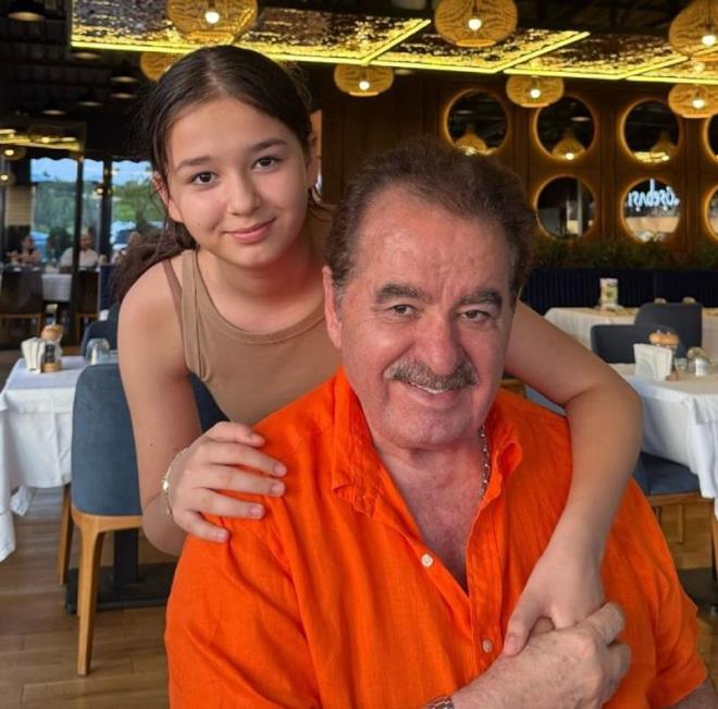 Be kz iki olu olan brahim Tatlses'in en kk kz Elif Ada, kameralardan uzak bir hayat srdryor.