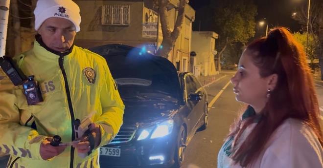 <strong>Polis Ekipleri Denetimde</strong><br>  Kayseri l Emniyet Mdrl Trafik Denetleme ube Mdrl ekipleri Talas'ta srclere alkol denetimi yapt.