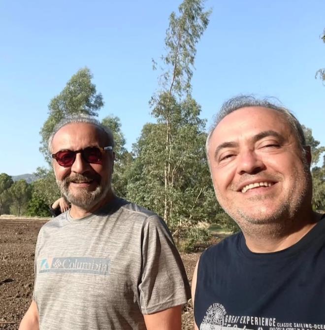 <strong>Yaknlarndan Teekkr ve Salk Mesaj</strong><br>  Ei Elif Erol Erdoan, "Eer kriz yaansayd ans neredeyse yokmu. u an gayet iyi. Kamuran abinizin de herkese ok selam var" ifadelerini kulland. Salk ekibine, sevenlerine ve ilgilenenlere teekkr etti.