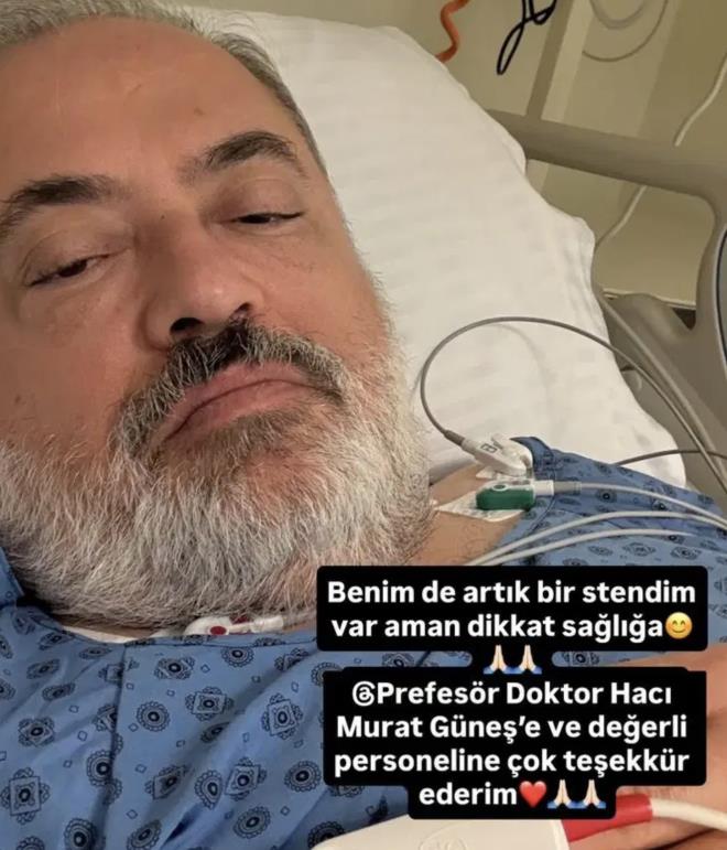 <strong>Ani ikayetler Sonras Ameliyat</strong><br>  nci Taneleri dizisinde Kamuran karakterini canlandran Deniz Erdoan, aniden balayan gs ars ve halsizlik nedeniyle hastaneye bavurdu. Yaplan tetkiklerde kalbindeki en hayati damarn yzde 90 tkal olduu belirlendi ve acil ameliyat karar alnd.