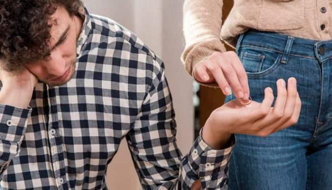 Bu karar ile birlikte, evli bireylerin sosyal medya kullanmna ilikin <strong>nemli bir lt</strong> de yarg sistemine girmi oldu. Artk mahkemeler, elerin sosyal medya beenilerini <strong>sadakat ve gven ihlali</strong> kapsamnda deerlendirebilecek.