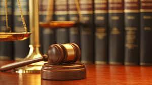 <span><strong>YARGITAY'DAN EVLLKLER ETKLEYECEK NEML KARAR</strong></span>stinaf Mahkemesi'nden gelen karara hem kadn hem erkek itiraz edince dosya Yargtay'a gnderildi. <strong>Yargtay 2. Hukuk Dairesi</strong>, dosyay inceleyerek <strong>emsal niteliinde bir karar</strong> verdi.