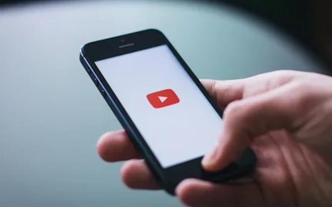 YouTube, yaklak alt yl nce kaldrd dorudan mesajlama (DM) zelliini geri getirmek iin yeni bir test sreci balattn aklad. irket, kullanclarn platform zerinde mesajlama deneyimi talebinin en ok istenen zellik olduunu belirtti.