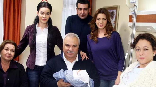 Evinde nostaljik eyalara, kitaplara ve resimlere fazlaca yer vermesinden dolay sosyal medya kullanclar tarafndan, "Gerek hayatta da Ali Rza'ym" yorumlar alan Halil Ergn, istedii tek eyin bir mze olduunu, u szlerle aklad: