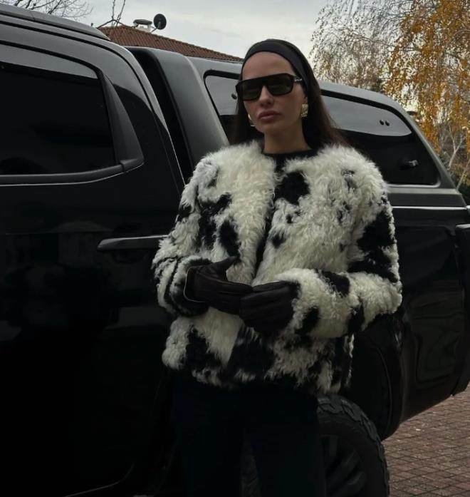 Doktorlar dizisiyle hafzalara kaznan ve son dnemde estetikleriyle konuulan Yasemin Ergene 14 yllk evliliini tek celsede bitirdi.