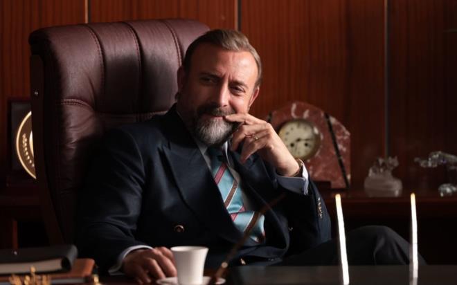 Star TV'nin en ok izlenen dizilerinden biri olan Kral Kaybederse'den kt haber! Halit Ergen, Aslhan Grbz ve Merve Dizdar'n barollerini paylat televizyon ekranlarnn popler dizisi Kral Kaybederse'nin bu karar izleyicilerini zd. Dizinin son fragmannda "son  blm" ifadesi yer alrken, grntler uzun sredir devam eden final iddialarn da dorulam oldu. te detaylar...