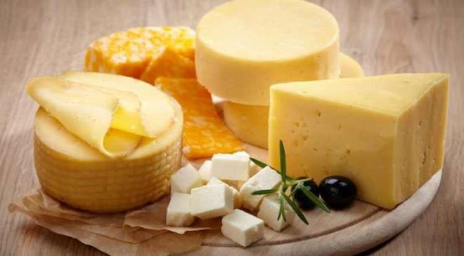 <strong>Bu veriler, 1000 kiiden yaklak 10-11 vakalk fark ortaya koyarken bilim insanlar peynirin az miktarda olsa dahi koruyucu olabileceini aklad.</strong>