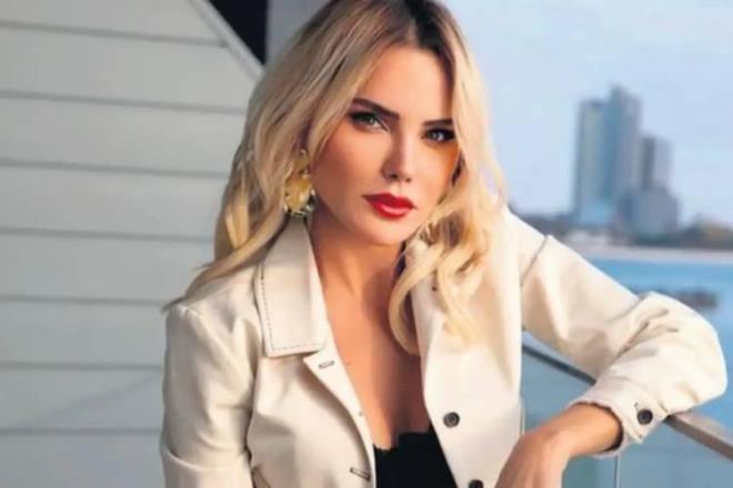 Videolarn milyonlarca izlenmesine aran nl sunucu, paylamnda unlar dile getirdi: