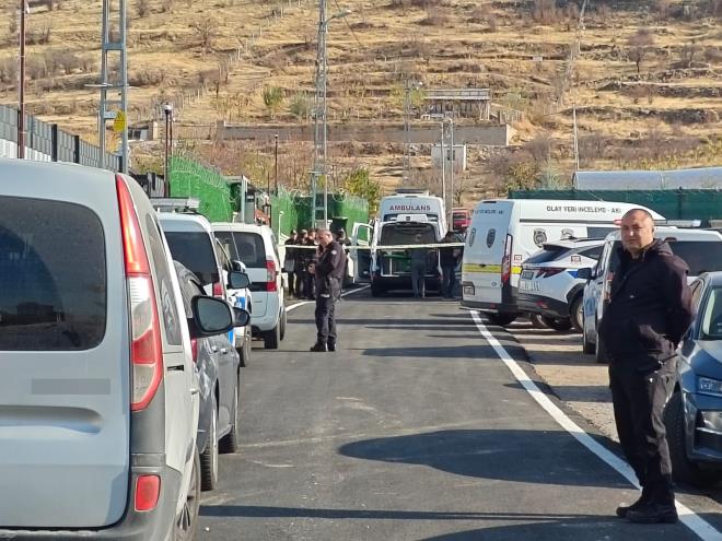 <strong>Tartma Kanl Bitti, Kaynana Vuruldu</strong><br>  ddiaya gre S.U., tartmann bymesi zerine kaynanasn silahla vurdu.