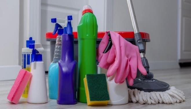 <p><strong>DETERJANLARDA OLMASI GEREKEN GVENLK SEMBOLLER</strong></p>  <p>Temizlik rnlerindeki gvenlik sembolleri sadece bilgilendirici deil, dorudan sal koruyan uyarlardr. Avrupa Birlii ve Trkiye'de yrrlkte olan dzenlemelere gre deterjan ambalajlarnda yer almas gereken zorunlu semboller unlardr:</p>