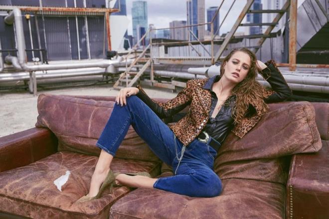 Serenay Sarkaya imdi de dnyaca nl kozmetik markasnn 2026 yl itibaryla yeni yz oluyor.