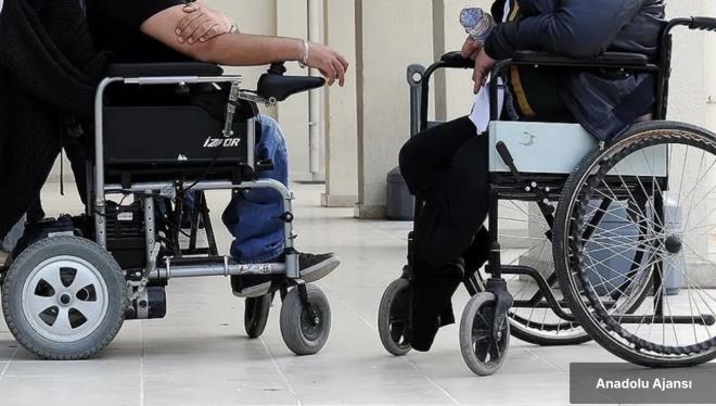 <h2 class="text-size-20 md:text-size-24 px-2.5 mt-2 text-black font-bold pt-2">3 ARALIK NE GN?</h2><div class="text-size-18 md:text-size-20 p-3 pb-1 font-medium text-black ck ck-content break-words leading-normal"><p>Birlemi Milletler tarafndan 1992 ylnda Dnya Engelliler Gn olarak kabul edilen 3 Aralk gn, engelli bireylere ynelik toplumsal bilin ve farkndaln oluturulmas asndan nemli bir gndr. Bu bir kutlama gn deil, farkndalk ve duyarllk yaratma gndr.</p></div>