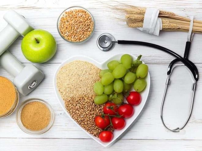 Uzman Kardiyolog, beslenme aratrmlarnda en net cevaba ulalmad iin direk keskin bir ekilde diyet tavsiyesi vermenin zor olduunu ifade ediyor.&nbsp;