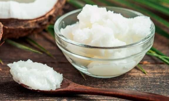 <p><span><strong>KALP AISINDAN RSK OLUTURUYOR"</strong></span></p>    <p>Hindistan cevizi yann da byk lde doymu ya iermesi nedeniyle kalp sal asndan risk oluturabilecei konusunda endieler bulunuyor.</p>