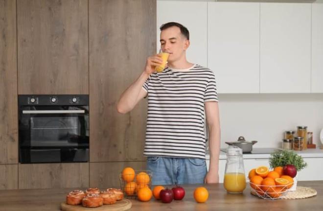 Uzmanlara gre bu sonular, portakal suyunun vcudun dzenleyici sistemlerinde kk ama anlaml deiiklikler yaratarak damarlarn gevemesini, iltihabn azalmasn ve kalp salnn korunmasn saladn gsteriyor.