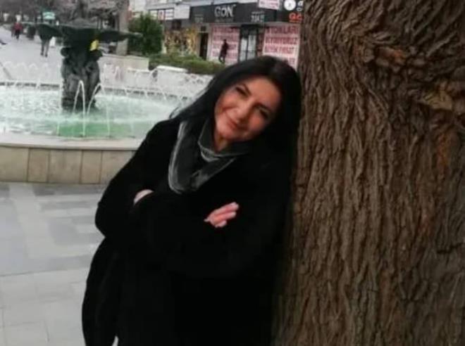 <p><strong>LEYLA OKAY</strong></p>    <p>"Dostlarmz", "Ferhunde Hanmlar" ve "Bizim Evin Halleri" isimli dizilerde rol alan oyuncu Leyla Okay, 22 Nisan'da kansere yenik dt.&nbsp;</p>