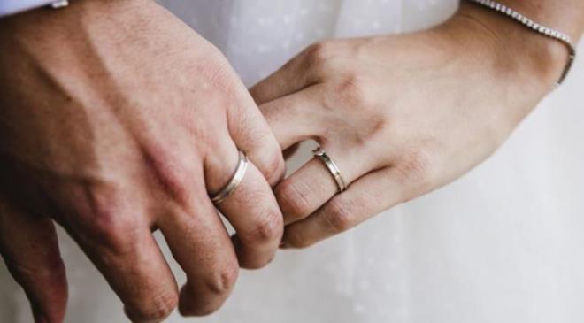 <span><em><strong>2026'ya sayl gnler kala dopdolu bir yl da geride brakmaya hazrlanyoruz. Unutulmaz anlarn i ie getii 2025 ylnda, sanat dnyasnda da pek ok mutlulua ahit olduk. te, 2025 ylnda bir mr boyu mutlulua 'evet' diyen nl isimler...</strong></em></span>