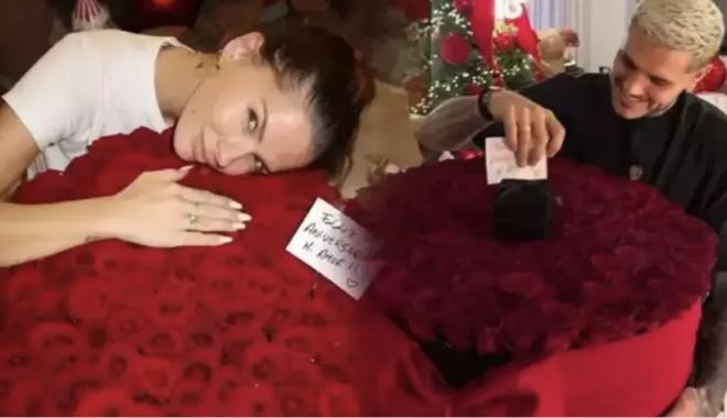 Yeni paylamnda ift, aklarn bir kez daha sergileyerek, sosyal medya zerinden romantizm dolu anlar paylat.