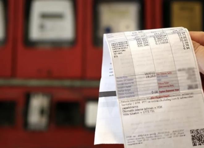 <p><strong>DEM N TAKVM NETLET</strong><br>EPDK'nn datm irketlerine sunduu uygulama takvimine gre:<br>-Tm eski sayalarn yzde 70'i 1 Ocak 2027'ye kadar,<br>-Tamam ise 1 Ocak 2028'e kadar akll sayalarla deitirilmi olacak.</p>  <p>Bu srete toplanan tketim verileri, datm irketleri tarafndan Enerji Piyasalar letme A..'ye (EPA) iletilecek. Bylece sistemde hem daha effaf hem de daha hzl bir veri ak salanacak.</p>