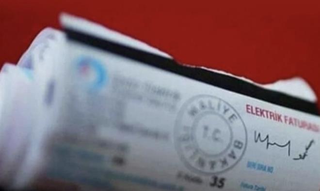 <strong>RESM GAZETEDE DUYURULDU</strong><br>Resmi Gazete'nin bugnk saysnda yaymlanan EPDK kararna gre, deiim; yeni yerlerde ilk kez saya taklrken, eski sayalarn muayene sresi dolduunda, yksek tketimi olan abonelerde, ok sayal binalarda ve datm ebekesinin izlenmesi gereken noktalarda kademeli olarak yaplacak.